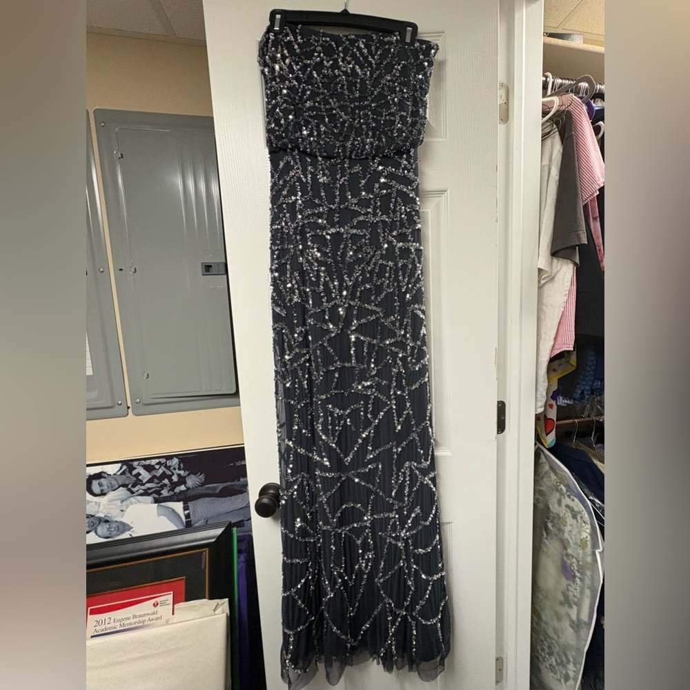 Adrianna Papell Maxi Sequin Dress 🌚✨🪩 - Picture 6 of 7